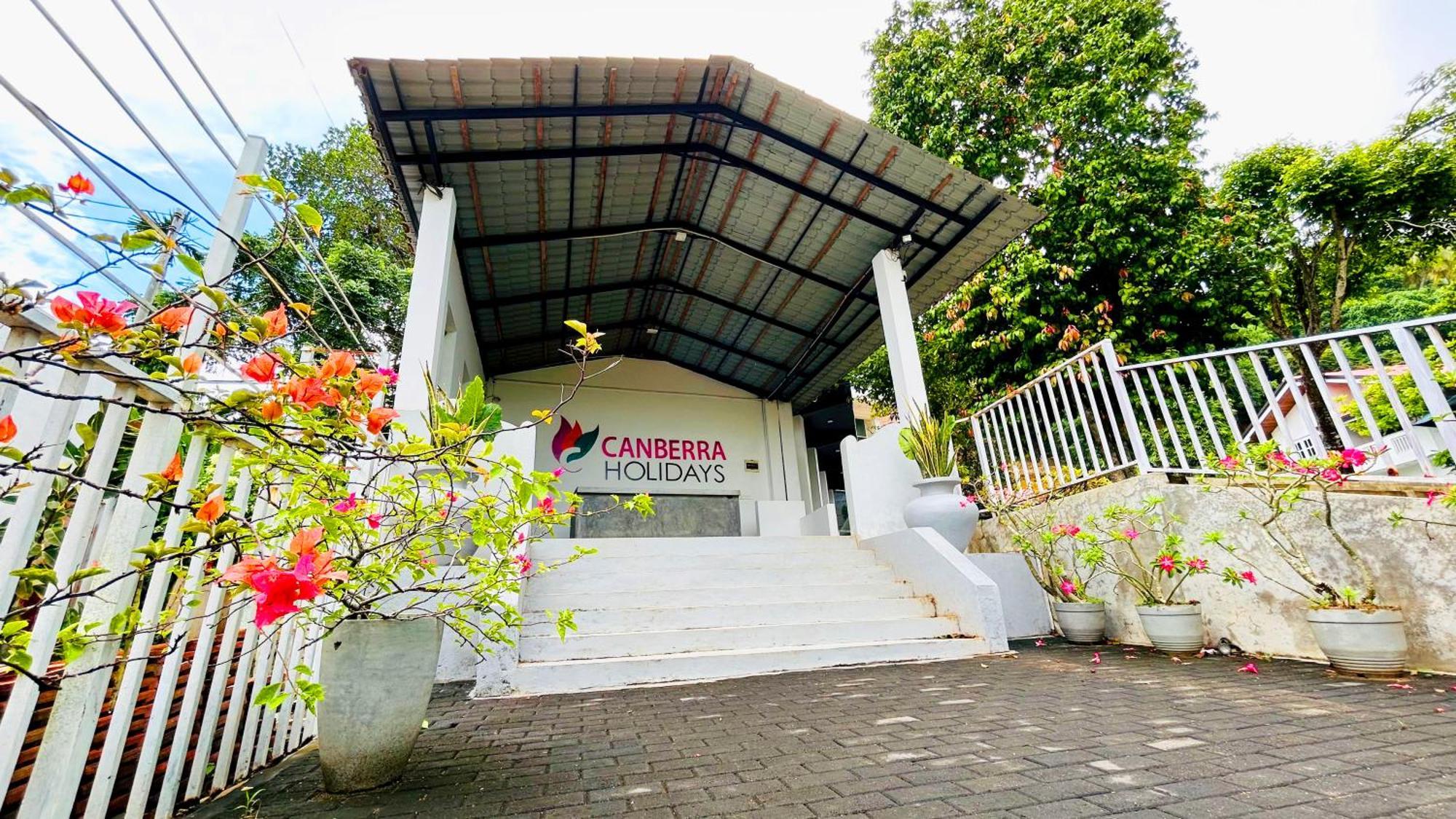 Canberra Holidays - Mirissa Eksteriør billede